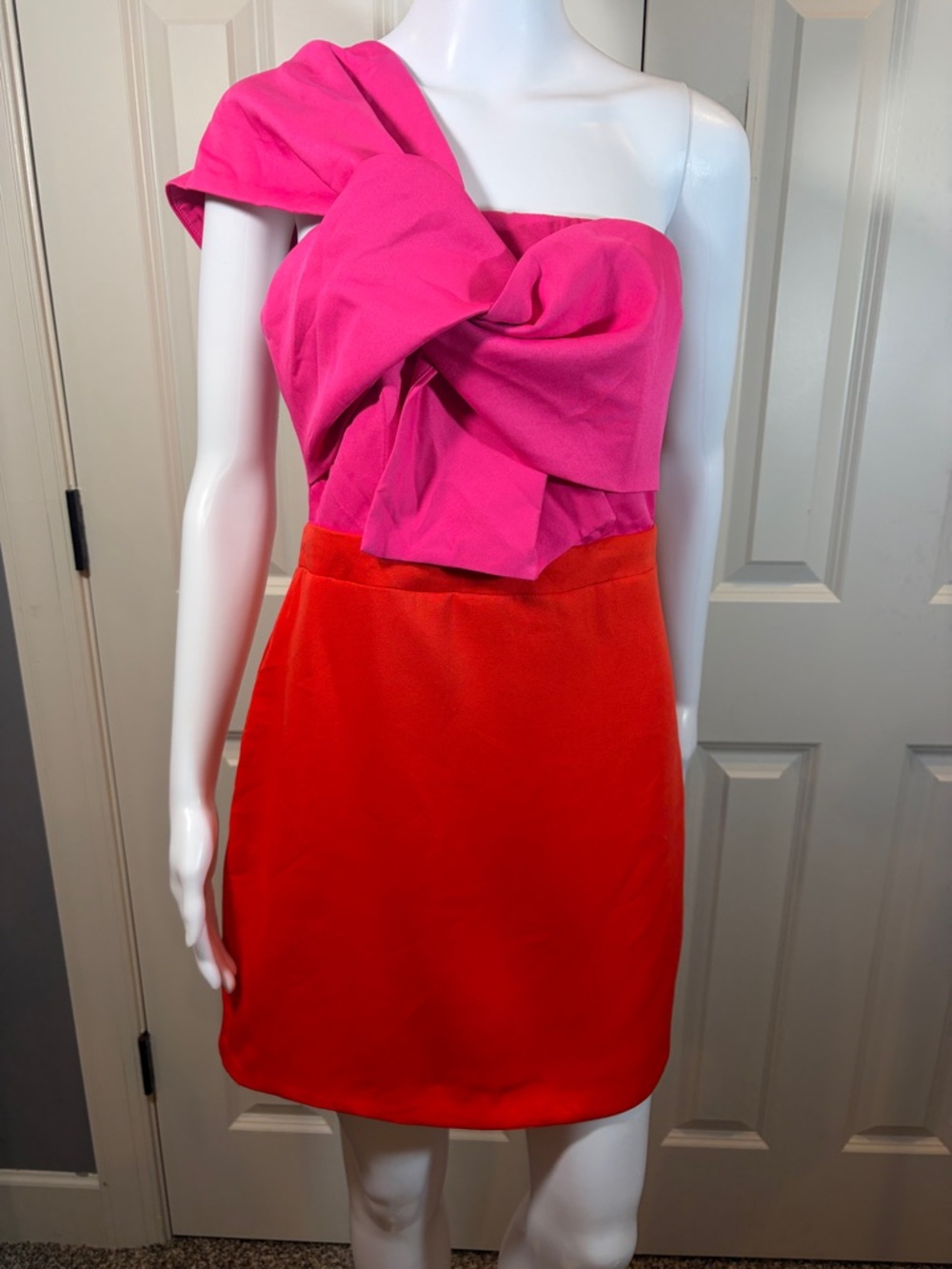 DO+BE Fuchsia Pink and tomato Red One-Shoulder Mini Dress